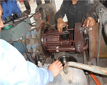 綿陽中央空調(diào)保養(yǎng)--螺桿壓縮機(jī)（維修）